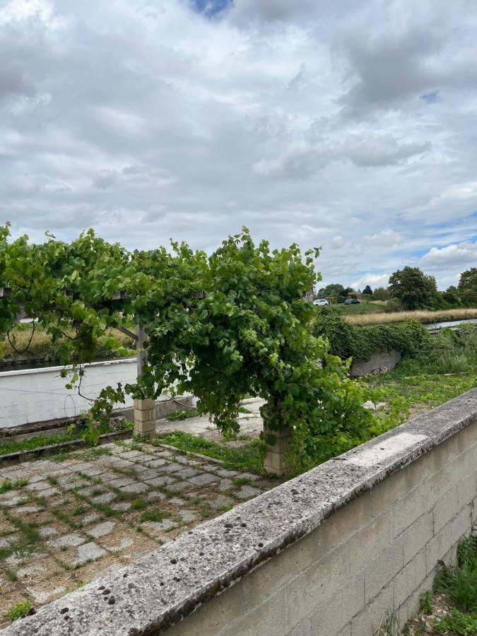 Superbe Appartement Au Bord Du Canal De St Quentin Saint-Quentin  Exterior photo